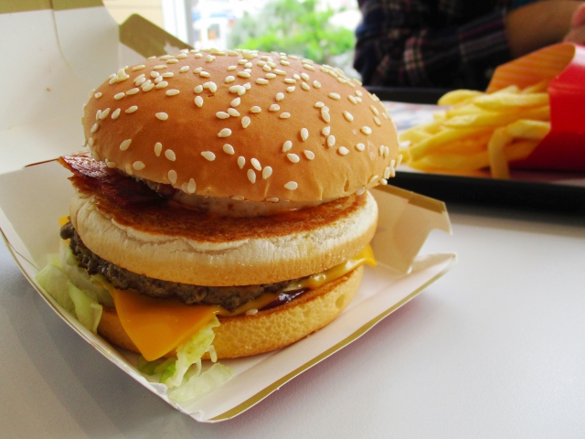 マクドナルドのハンバーガーの画像
